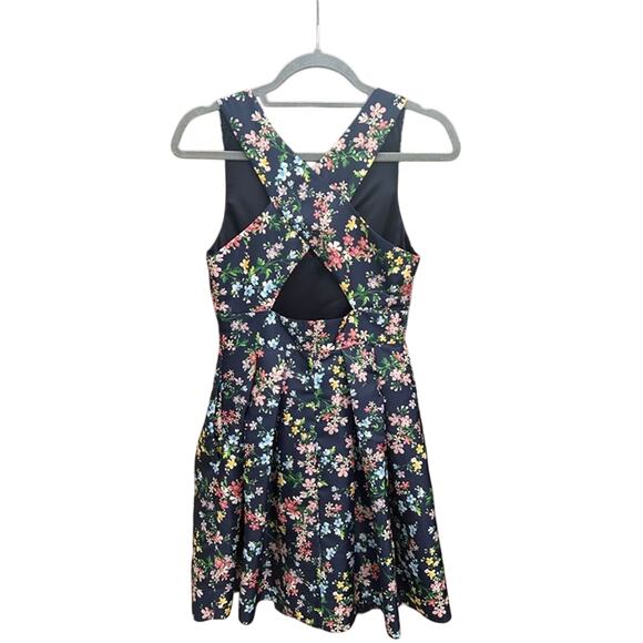 ERIN by Erin Fetherston floral, cross‎ back, fit & flare, v neck dress.  Sz 2. - Picture 1 of 8